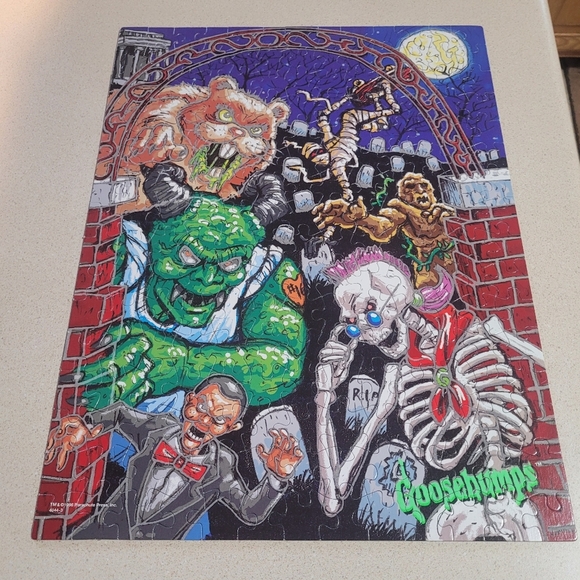 VTG 1996 Goosebumps Glow In The Dark 200 Piece Jigsaw Puzzle Complete - Picture 10 of 11